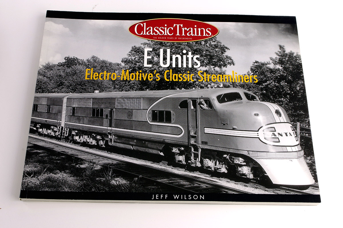  E Units: Electro-Motive's Classic Streamliner  в продаже